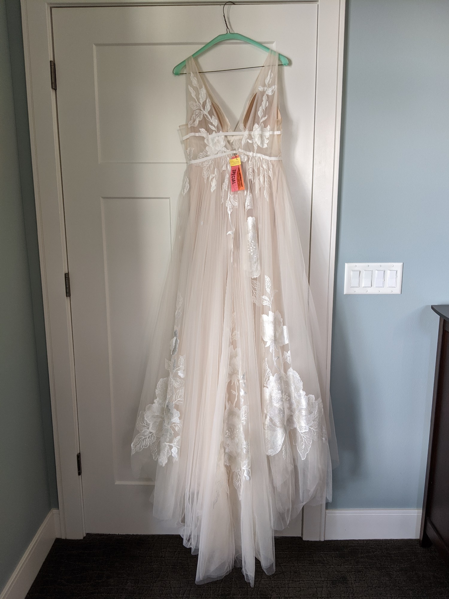 BHLDN Used Wedding Dress Save 44 Stillwhite