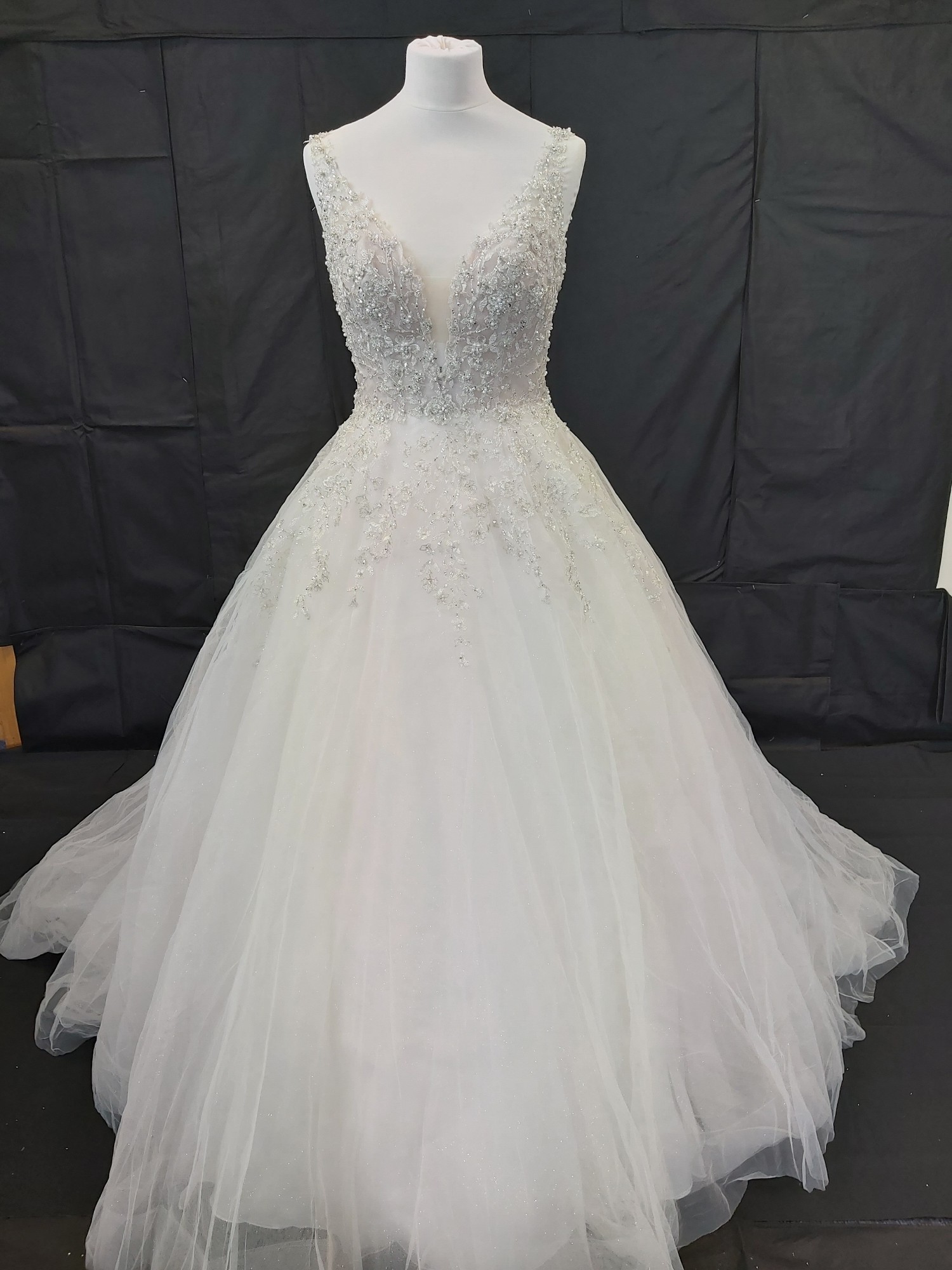 Maggie Sottero Talia Sample Wedding Dress Save 74% - Stillwhite