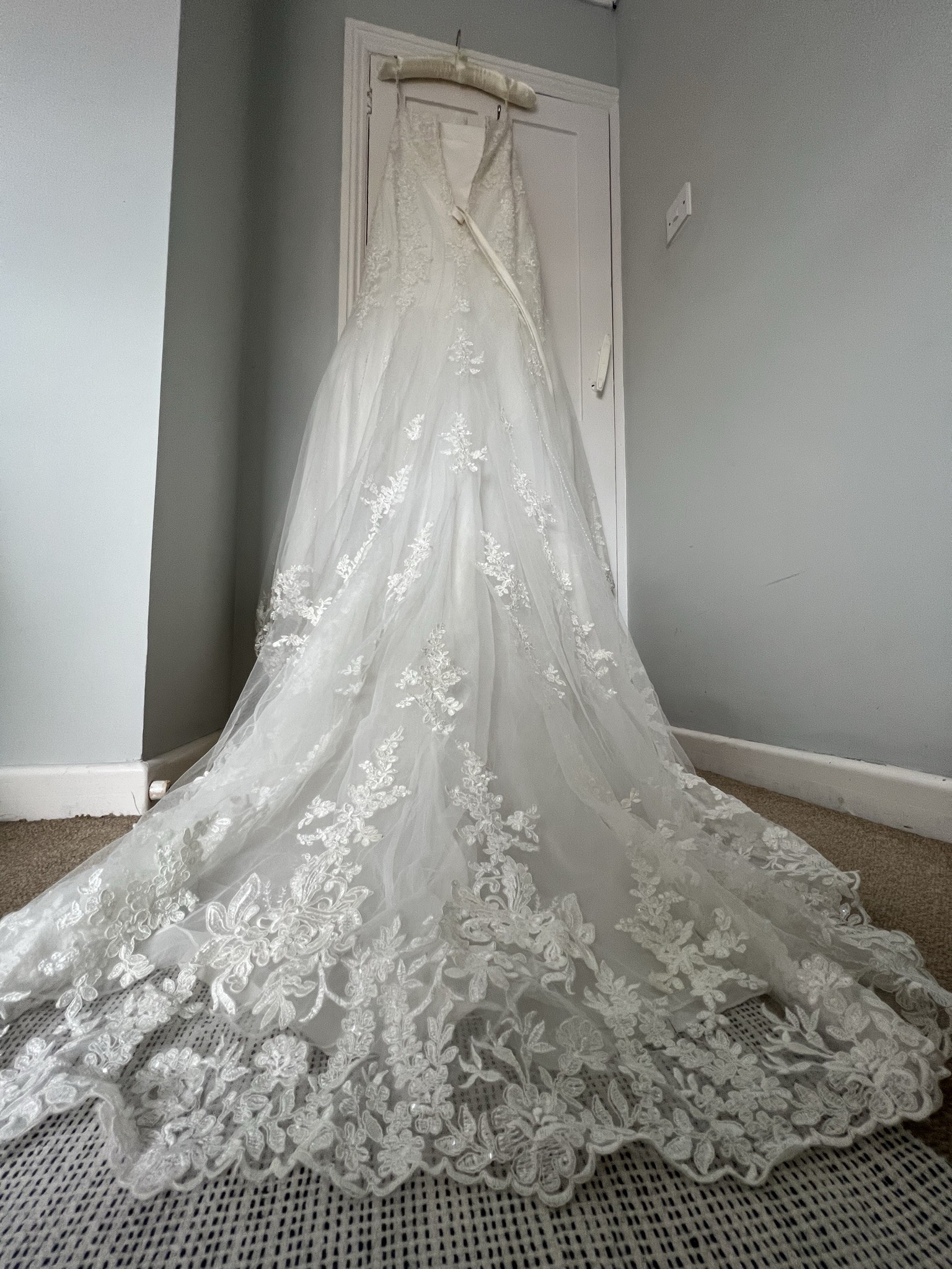 Essense of Australia D2209 Wedding Dress Save 82% - Stillwhite
