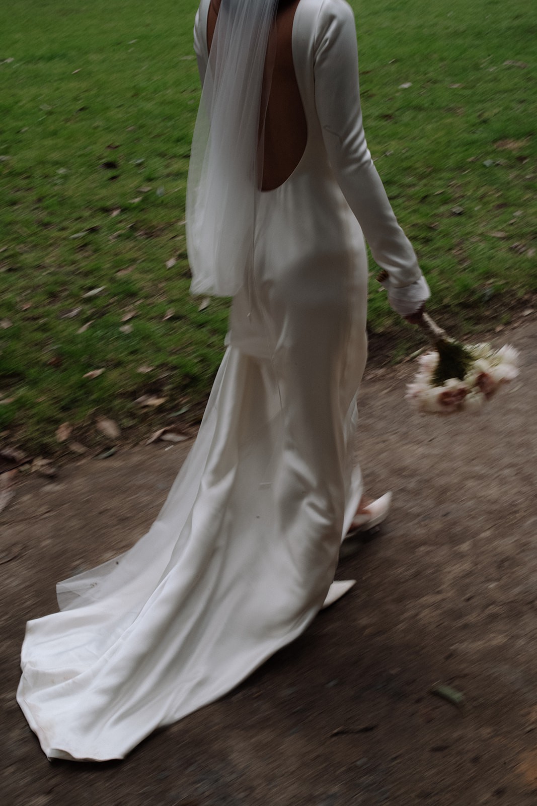 L'eto, Piece 52 (custom sleeves and back) Wedding Dress Save 51% -  Stillwhite