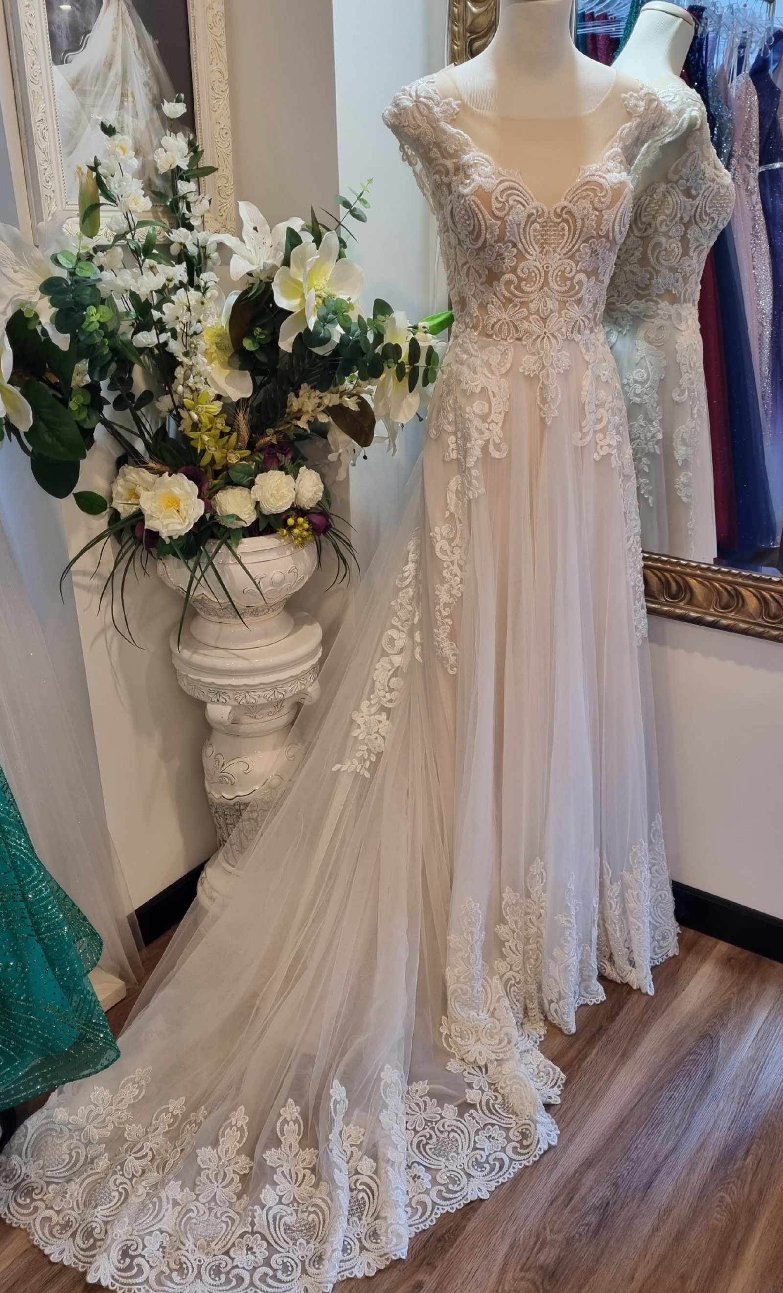 Types Of Wedding Dress Trains Explained — Cizzy Bridal Australia