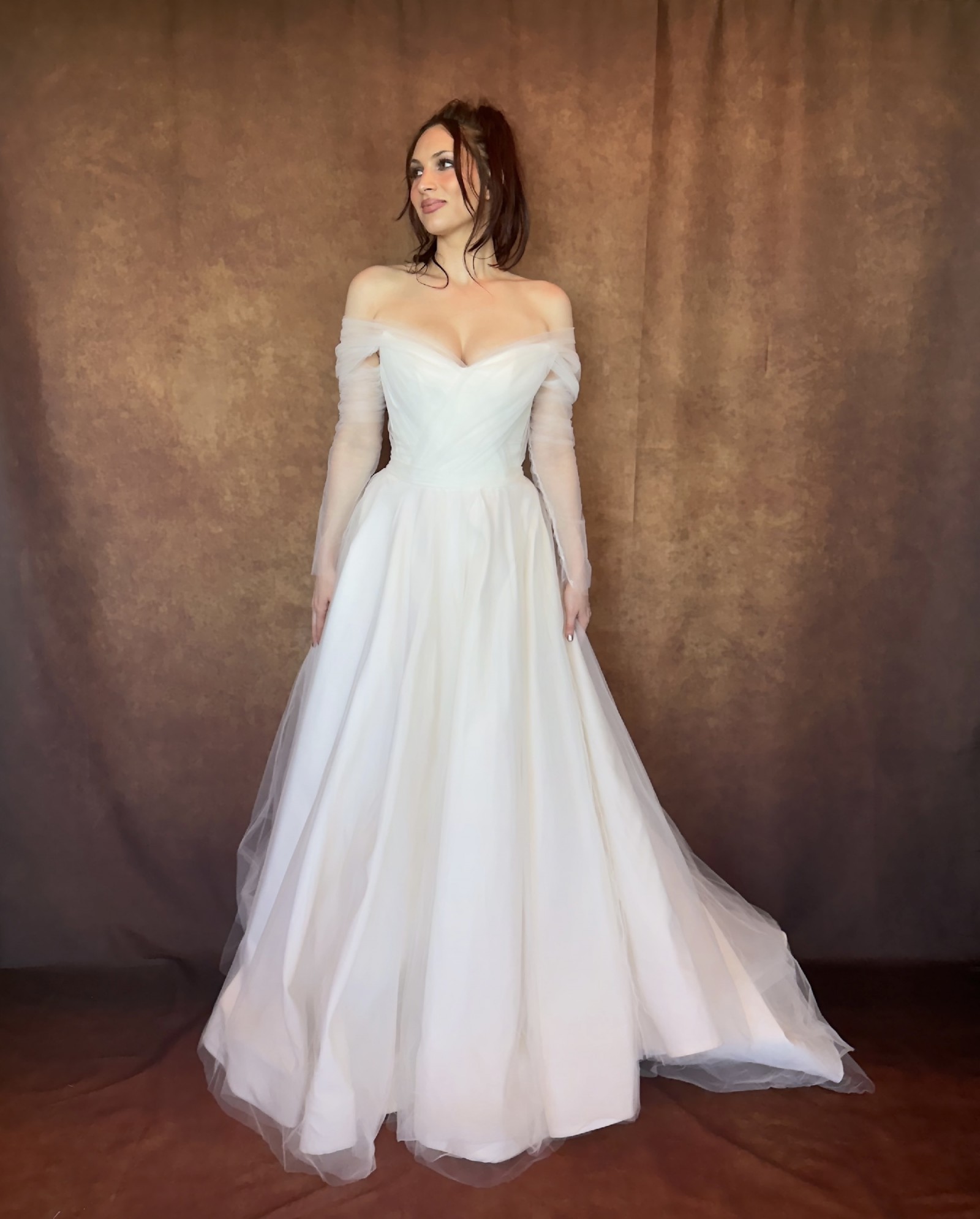 Atelier Des Modistes, Ethereal Ballgown (100% Silk) New Wedding Dress Save  57% - Stillwhite